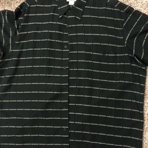 Men’s XL microfiber button short sleeve shirt